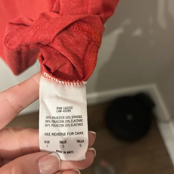 NWOTS New Era Red NFL Team Apparel Hooded Short Sleeve Shirt - Picture 6 of 6